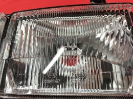 SET Scheinwerfer eckig + Khlergrill ohne Emblem VW Bus T3 79-92 (81-210)