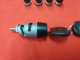 Satz Schliezylinder mit Schlssel VW Bus T4 90-98 (81-216)