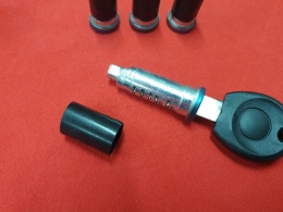 Satz Schliezylinder mit Schlssel VW Bus T4 90-98 (81-216)