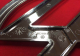 VW Bus T2 T2b 74-79 VW-Emblem Zeichen vorne Chrom ORIGINAL VW 241 853 601E (13-077)