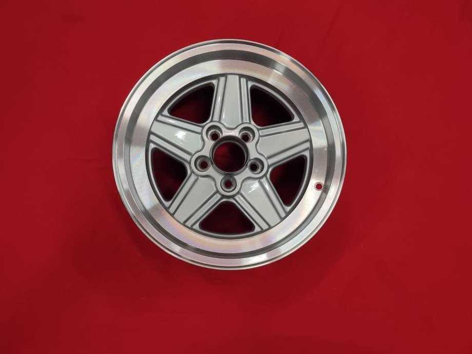 (Reduziert %) EINZELST�CK - PENTA Style Replika-MIT T�V Mercedes VW Bus T3 Felge 8x16 5x112 ET11